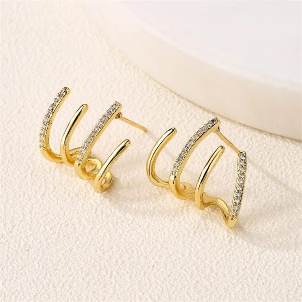 Claw earring，Charms Wrap huggie earrings, Dainty bridesmaid earrings for her - Picture 7 of 9